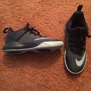 Nike Basketball Shoes - women’s zoom shift 9.5